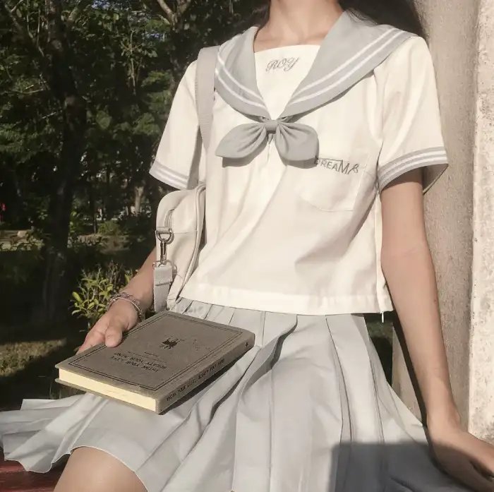 皇上，废后她又双叒掉马了